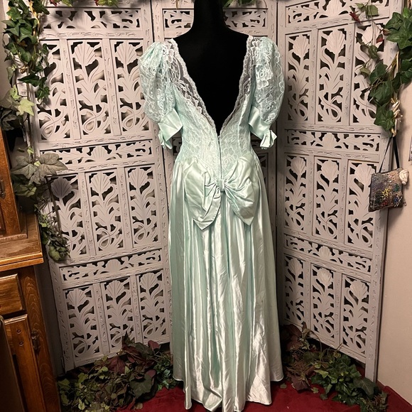 ALFRED ANGELO VINTAGE 80’s PALE AQUA BLUE LACE & SATIN FORMAL DRESS GOWN - Picture 7 of 15